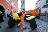 Tag der Arbeit: HWS leert die Abfallbehälter vor dem Feiertag