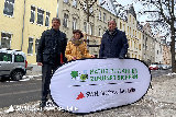 Sechs neue Bäume für Halle